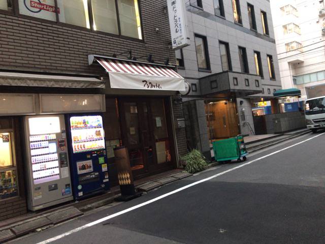 f:id:sabotennmegane:20181027142350j:plain アンクルトムの外観