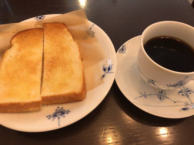 f:id:sabotennmegane:20181029001119j:plain クロミミラパンのトーストセット