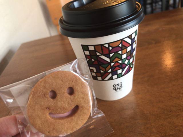 f:id:sabotennmegane:20181103192958j:plain オニバスコーヒークッキーと浅煎りコーヒー