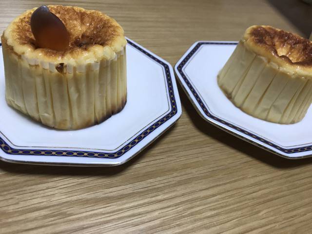 f:id:sabotennmegane:20181219125446j:plain バスクチーズケーキ、メープルシロップ付き