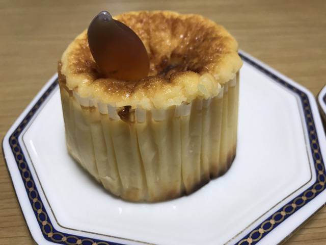 f:id:sabotennmegane:20181219125640j:plain バスクチーズケーキ