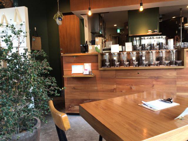 f:id:sabotennmegane:20190201174411j:plain ジュビリーコーヒーアンドロースターの店内の様子