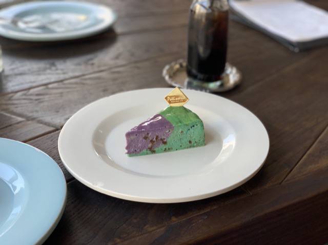 f:id:sabotennmegane:20190210134932j:plain エーワークスのチョコミントチーズケーキ