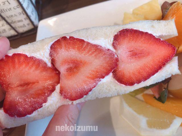 f:id:sabotennmegane:20190417231932j:plain おすすめのフルーツサンドイッチ